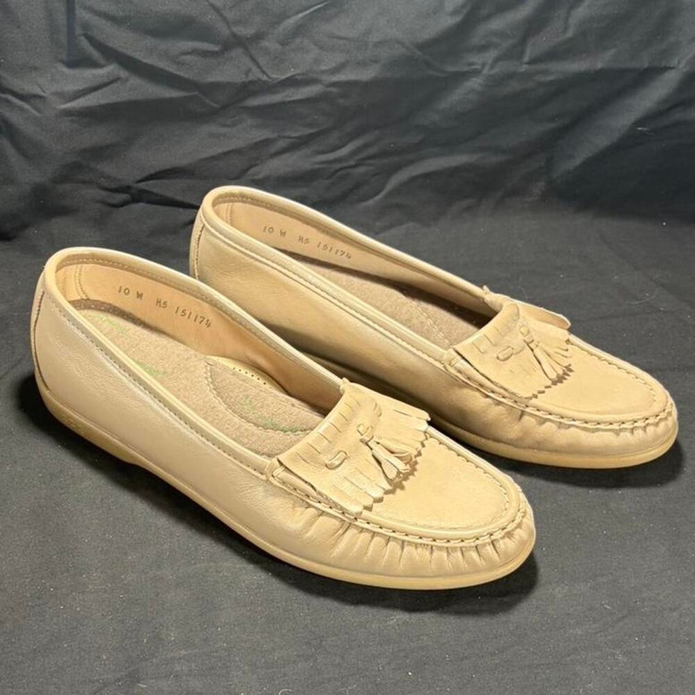 🚨 Like New SAS Women’s Leather Taupe Tassel Loafers Comfort Shoes Size: 10